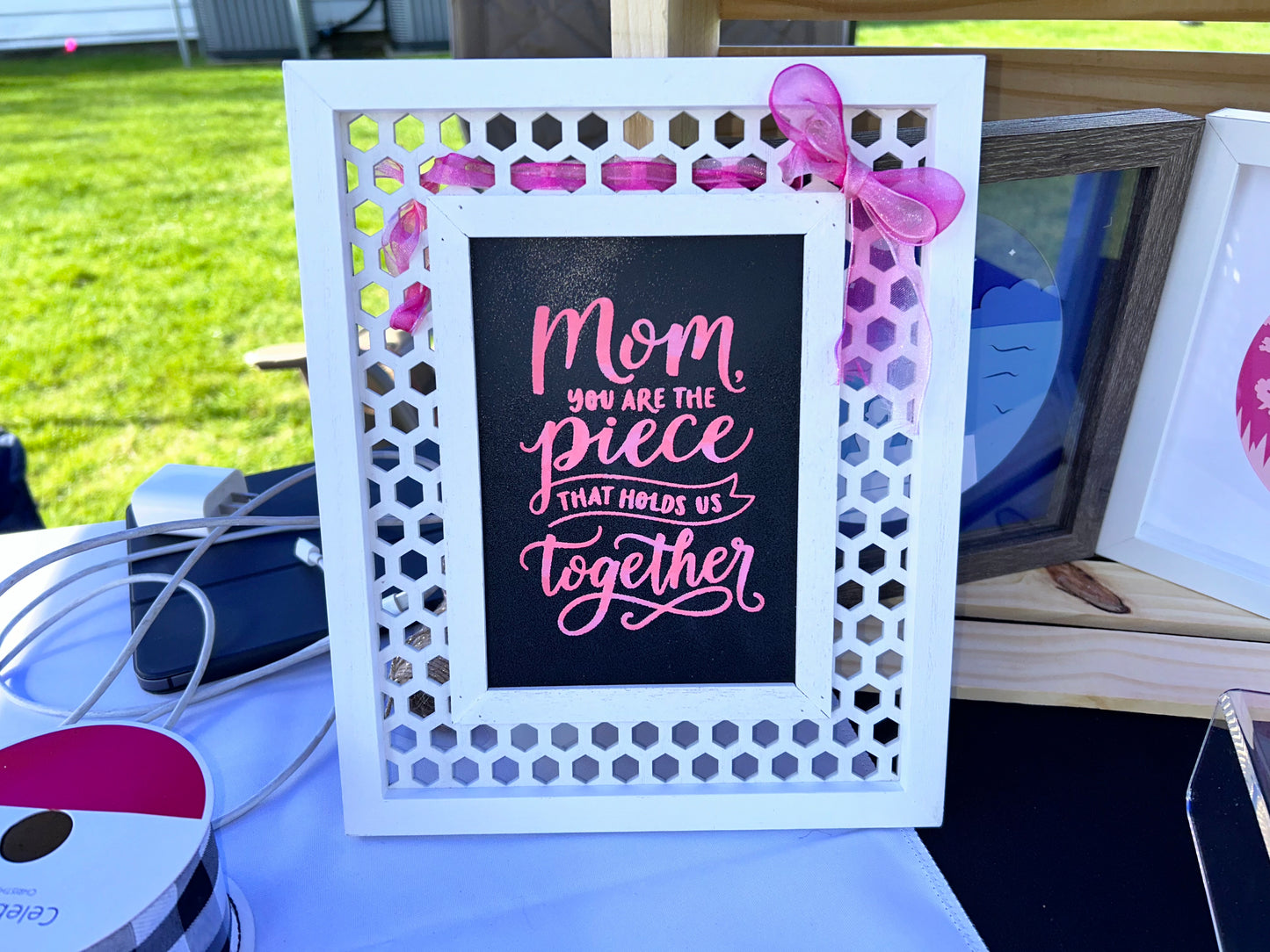 Mom You are the Piece that Holds Us Together - Honeycomb Frame 5x7